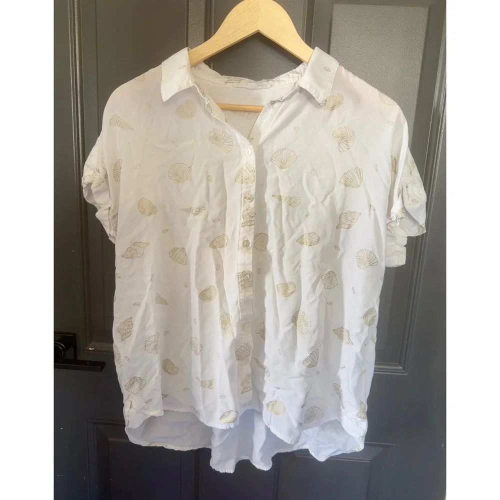 Jane + Delancey Womens XL White Gold Seashell Print Short Sleeve Button Shirt - Picture 2 of 8